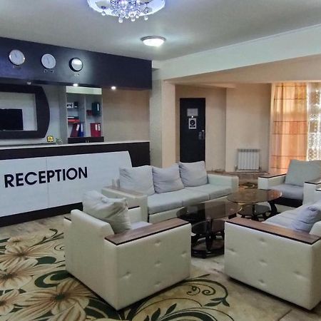 Da! Hotel Бишкек Екстериор снимка