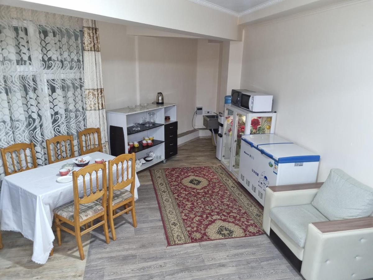 Da! Hotel Бишкек Екстериор снимка