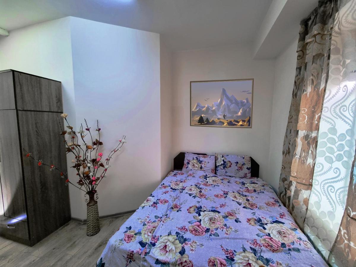 Da! Hotel Бишкек Екстериор снимка